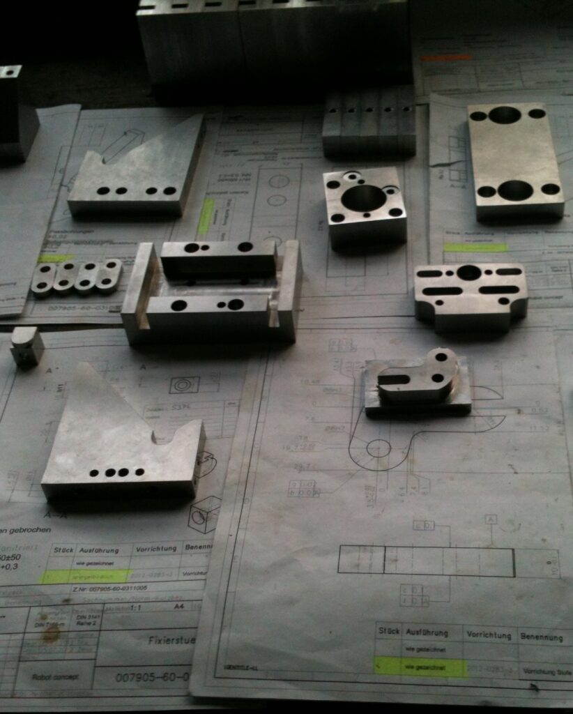 Ukázka obráběných dílů na šablonách