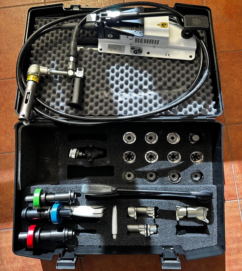 Půjčovna a servis nářadí REHAU
